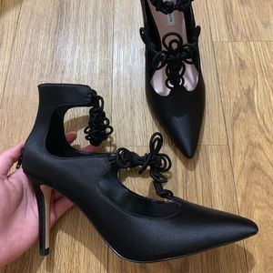 CHARLES KEITH Black oriental knot heels NIB